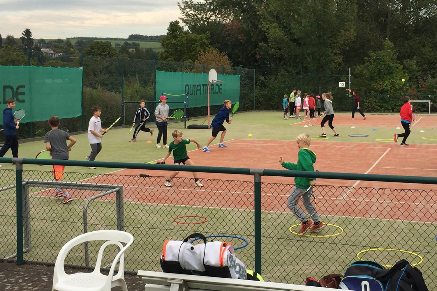 Kinder beim Tenniscamp des ITC